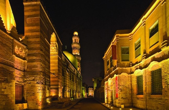 Cairo's Heart: Half-Day Khan el-Khalili & Al-Muizz Street Tour